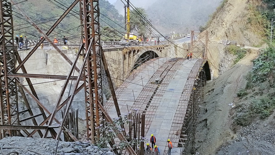 नारायणगढ–मुग्लिन सडक खण्डका चार पुल तीव्र गतिमा बन्दै