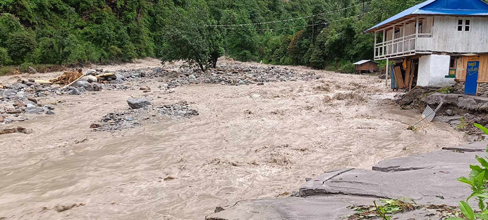 बाढीपहिरोले अहिलेसम्म ७० को मृत्यु, ५ जना बेपत्ता