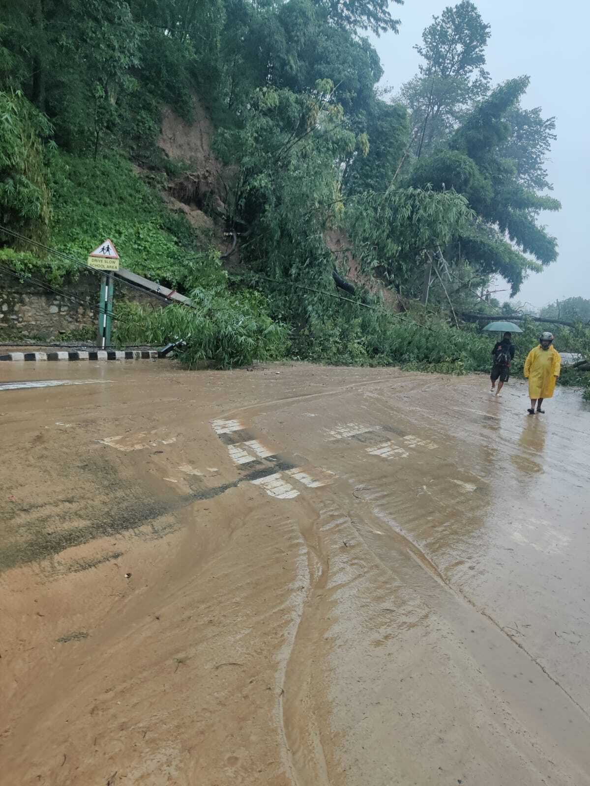 देशभर बाढी र पहिरोको कारण ४९ जनाको मृत्यु, ४० बेपत्ता