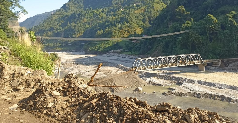 अवरुद्ध कान्ति लोकपथ सञ्चालनमा, हेटौंडा काठमाडौं जोड्न सबै बैकल्पिक सडक खुल्ला