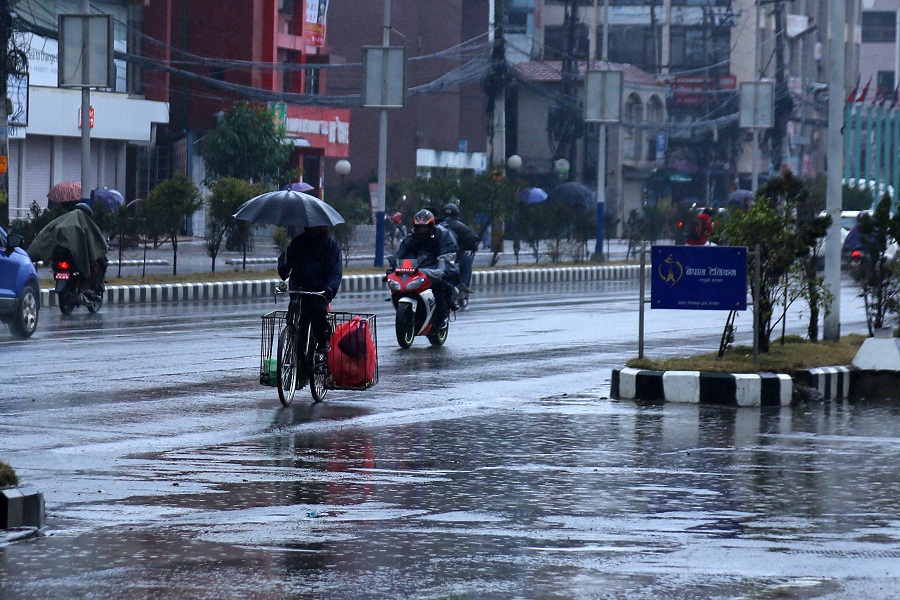 काठमाडौंमा वर्षा, चिसो बढ्यो