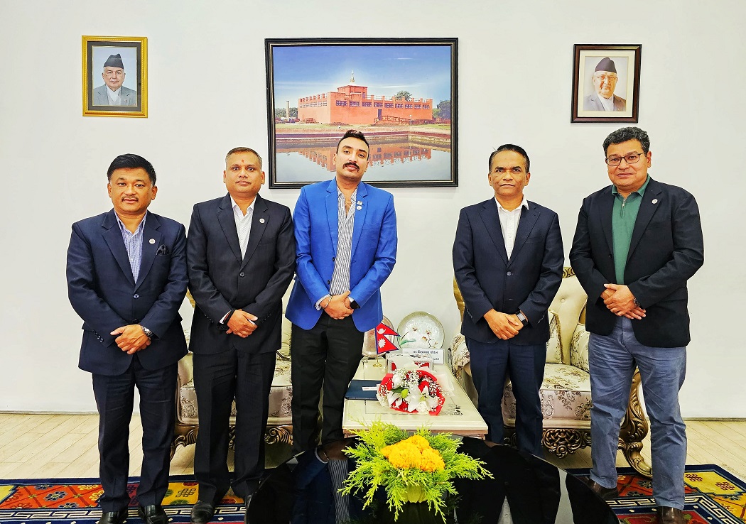 नाडाको प्रतिनिधिमण्डलद्वारा गभर्नरसँग भेटः अटोमोबाइल क्षेत्रको सुधारका लागि पाँच सूत्रीय सुझाव प्रस्तुत