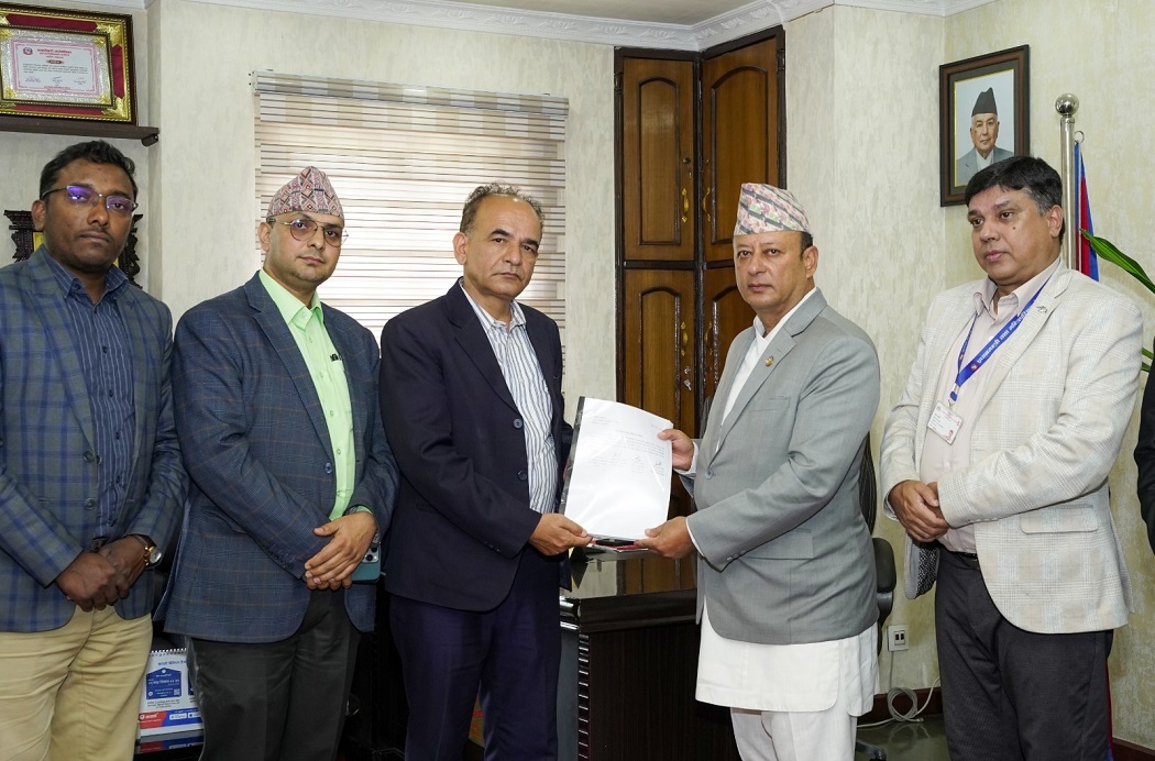 दुर्घटना होइन लापरवाहीको परिणाम, ताप्लेजुङमा विद्युत तारमा अल्झिएर भएको बोलेरो दुर्घटना