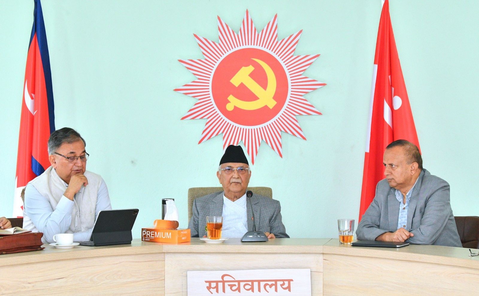 एमालेको सचिवालयको बैठक बस्दै, के छन् वैठकका एजेण्डा ?