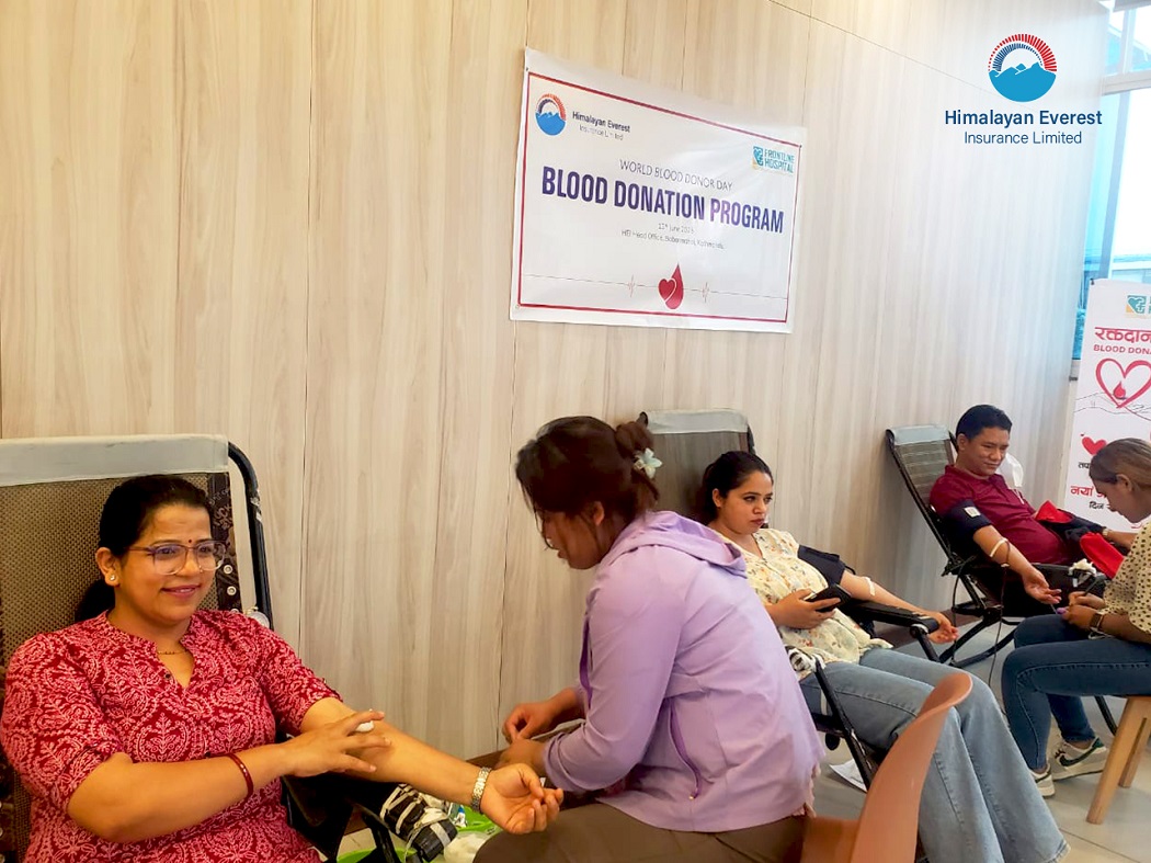 हिमालयन एभरेष्ट इन्स्योरेन्सद्वारा आयोजित रक्तदान कार्यक्रम सम्पन्न