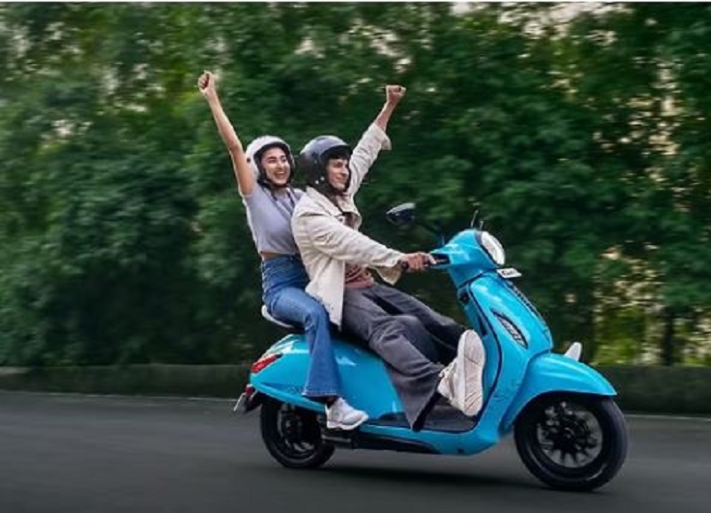 बजाज चेतक ३००१ सार्वजनिक, रेञ्ज १२७ किलोमिटर