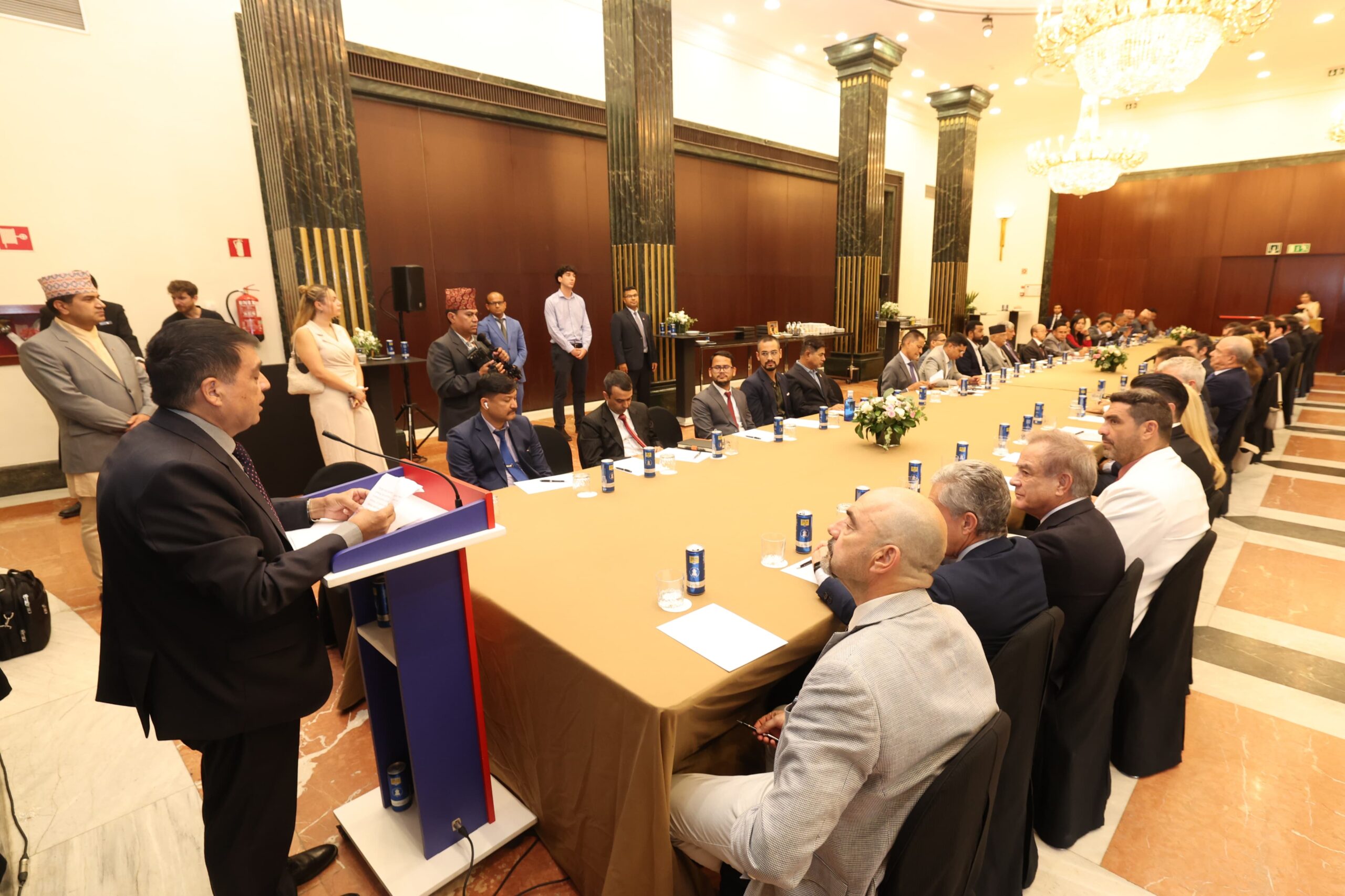 नेपालमा लगानी र आर्थिक सहकार्य बढाउन स्पेनीस व्यवसायीहरुलाई चन्द्र  ढकालको आग्रह