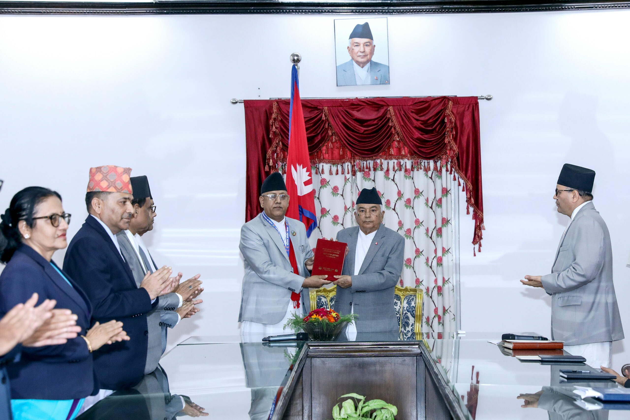 राष्ट्रपतिसमक्ष मुस्लिम आयोगको प्रतिवेदन पेस