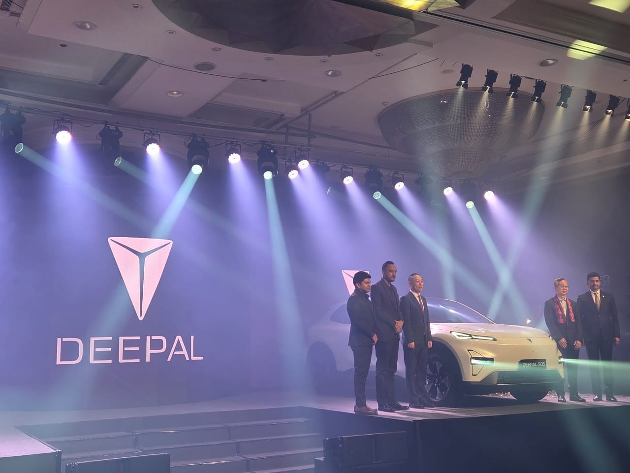 दीपल एस ०५ नेपाली बजारमा यस्ता छन् बिशेषता