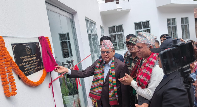 मन्त्री दहालद्वारा सडक आयोजना कार्यालय भवन उद्घाटन