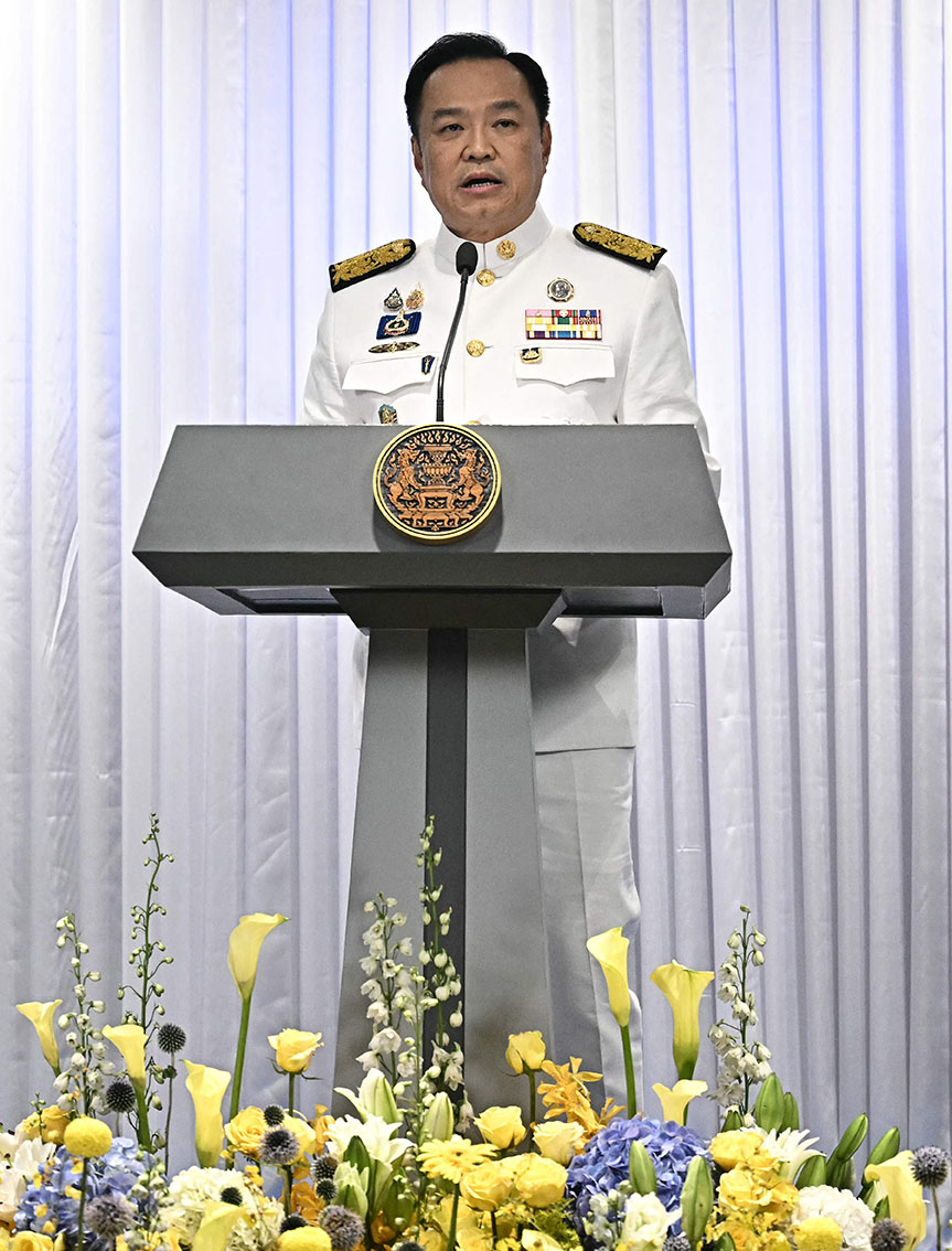 शाही अनुमोदनपछि थाई टाइकुन अनुतिन चार्नविराकुलद्वारा प्रधानमन्त्रीको पदभार ग्रहण