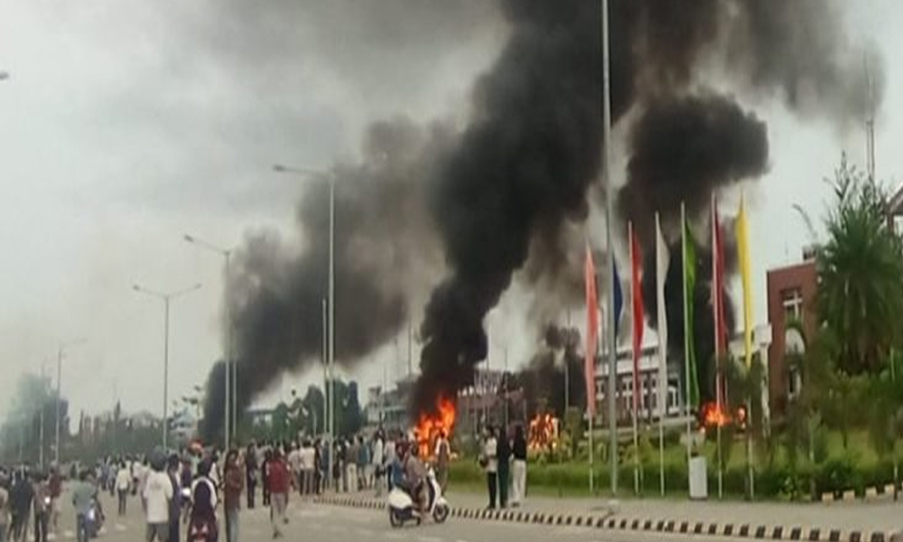 प्रदर्शनकारीले भैरहवा विमानस्थलमा गरे आगजनी