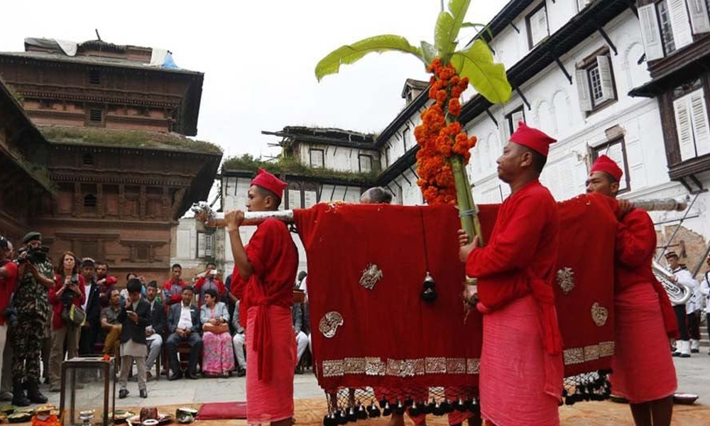 बडा दशैंको आज सातौँ दिन, घर–घरमा फूलपाती भित्र्याइँदै