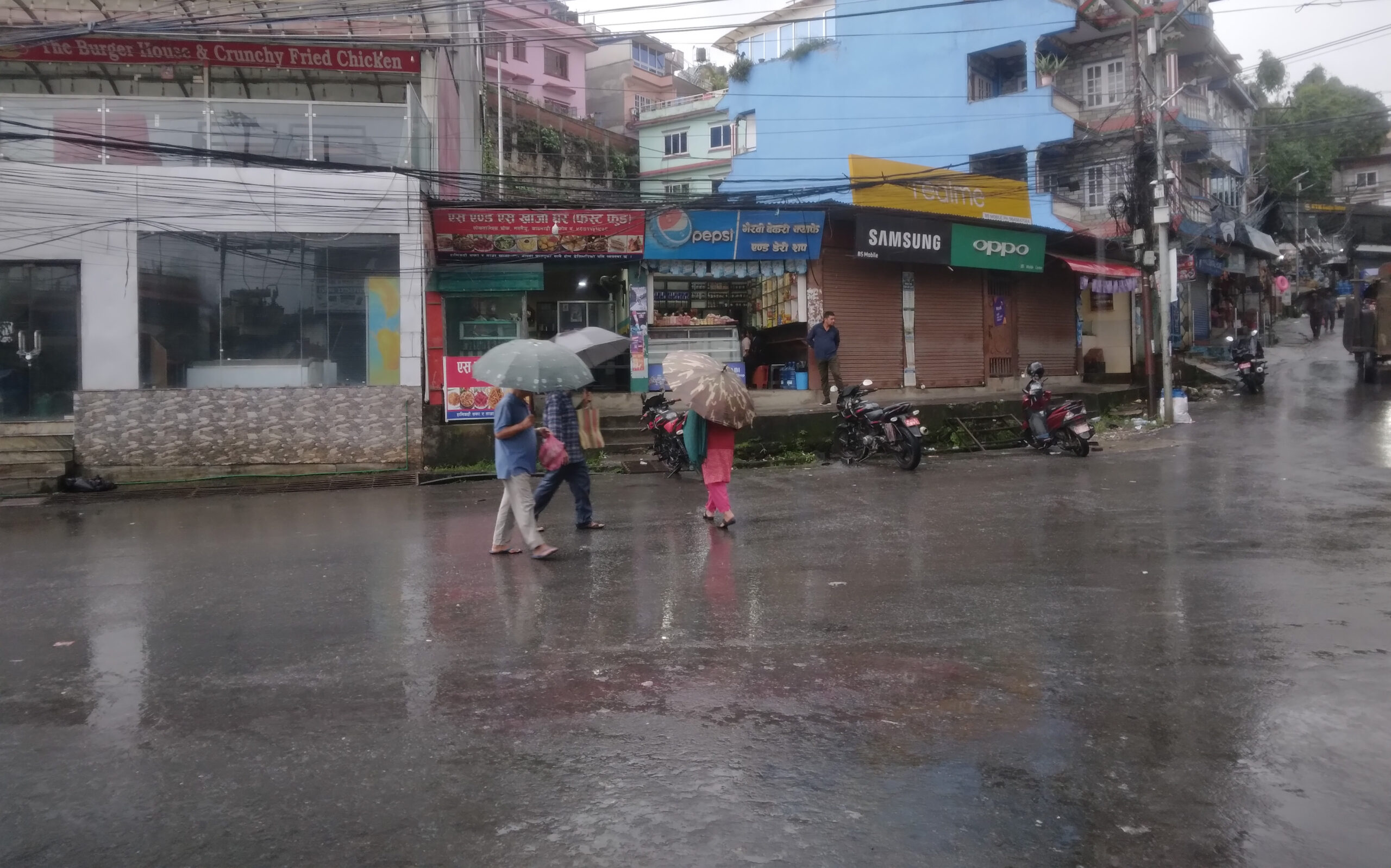 काठमाडौँ उपत्यका सहित देशभरको जनजीवन क्रमशः सामान्य बन्दै