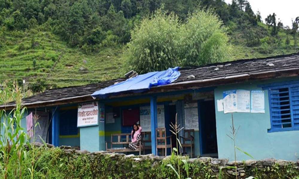 स्वास्थ्यचौकीको भवन जीर्ण हुँदा सेवा प्रभावित