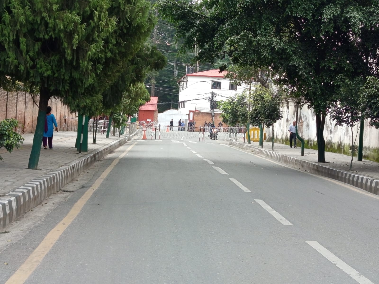 सिंहदरबार प्रवेश गरेका प्रदर्शनकारीलाई सुरक्षाकर्मीले निकाल्यो बाहिर