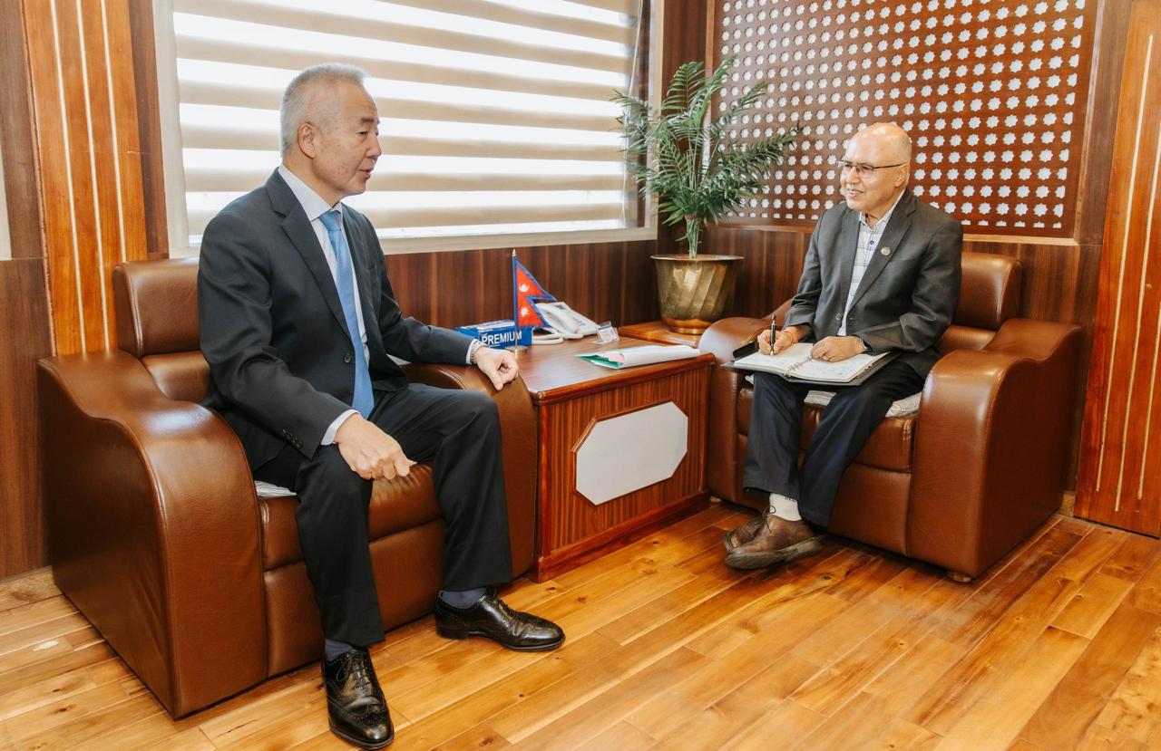 अर्थमन्त्री र जापानका राजदूतबीच शिष्टाचार भेट