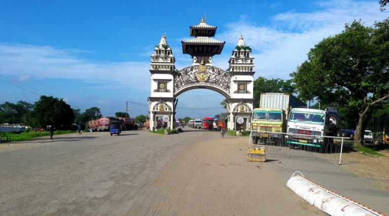 वीरगञ्ज भन्सार : साउन र भदौमा १ खर्ब ४६ अर्बको आयात, १७ अर्बको निर्यात