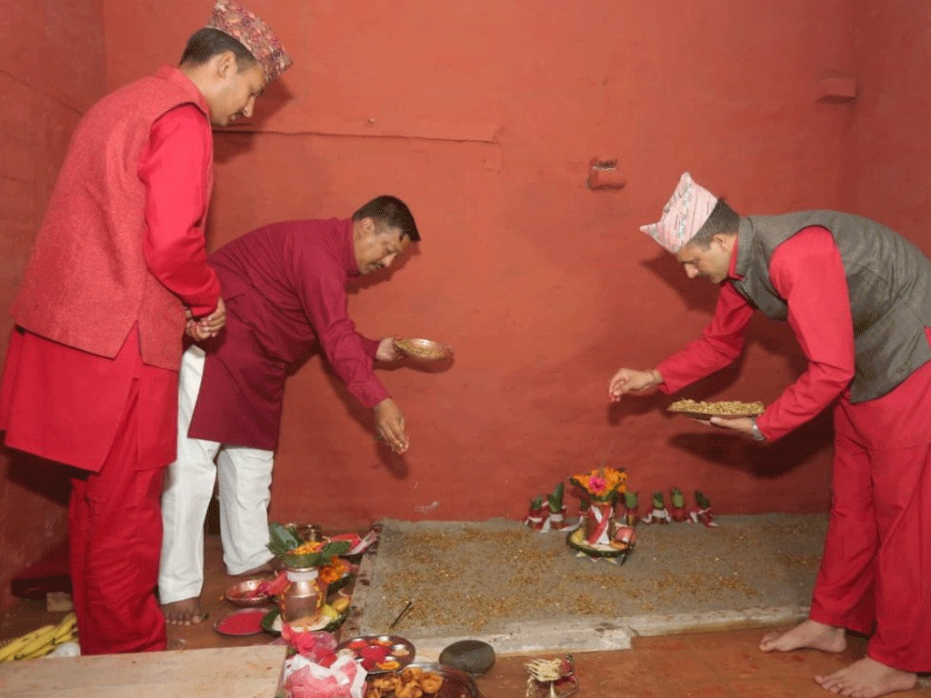 गोरखा दरबारको दसैँघरमा जमरा राखियो