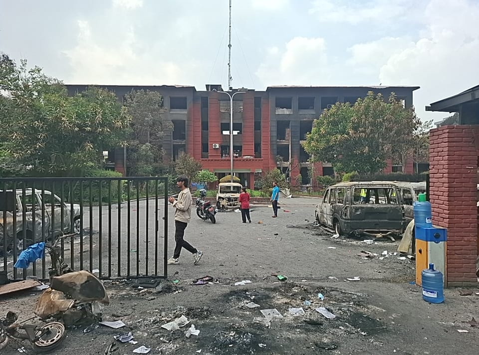 आगलागी भएको स्वास्थ्य मन्त्रालयको भवन प्रयोग गर्न मिल्ने अवस्थामा छैन