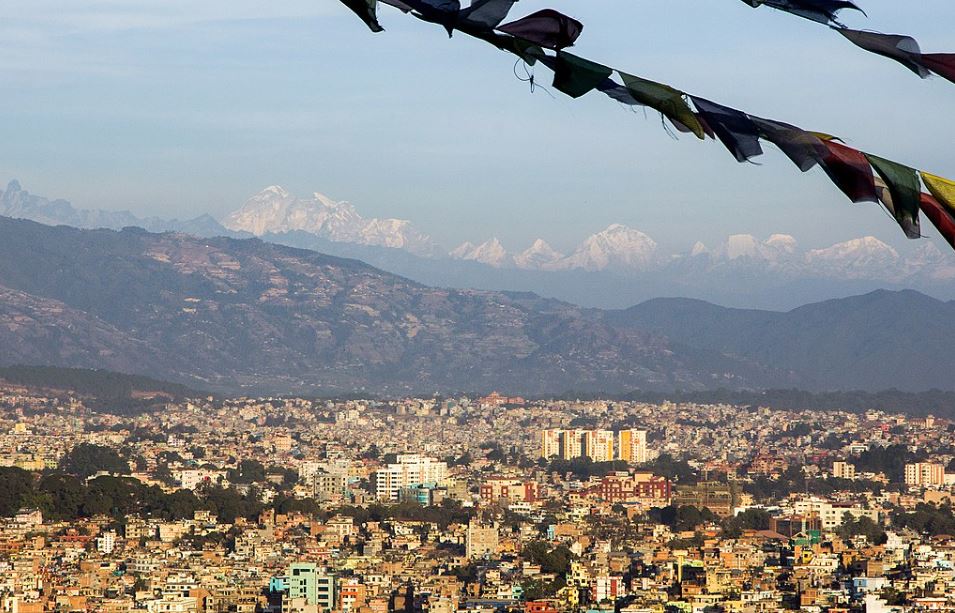 काठमाडौँमा कर्फ्यु र निषेधाज्ञा हटाउने