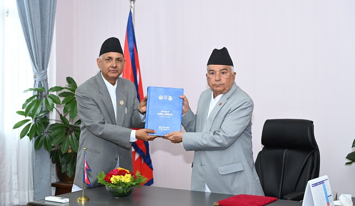 लोकसेवा आयोगको वार्षिक प्रतिवेदन राष्ट्रपतिसमक्ष पेस