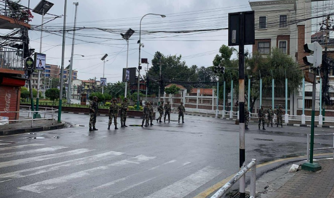 माइतीघर क्षेत्रमा सेनाको कडा सुरक्षा र चेकजाँच