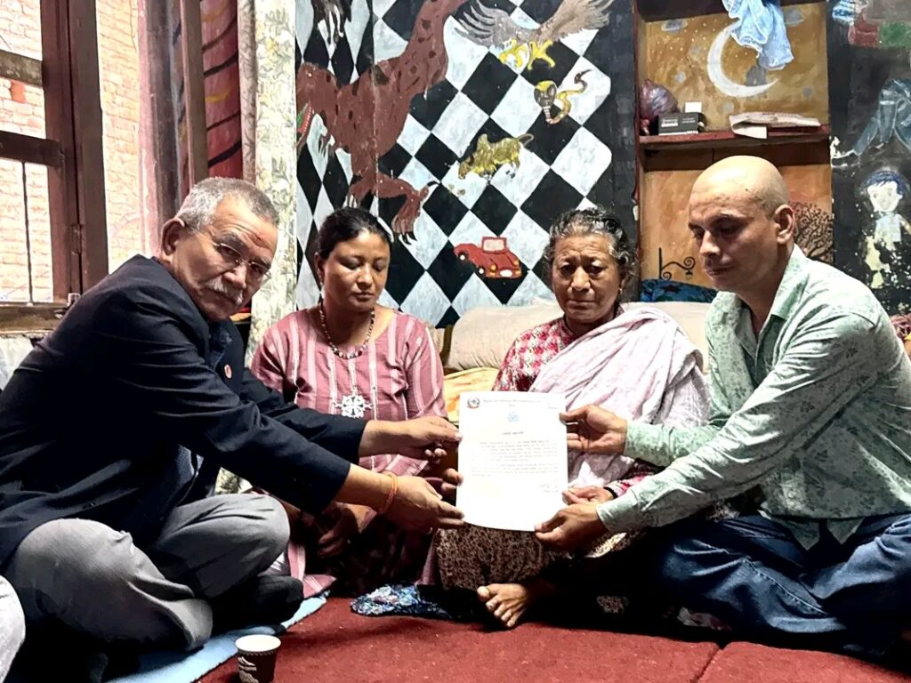 ‘जेनजी’ प्रदर्शनका शहीद महर्जन परिवारलाई महानगरपालिकाद्वारा पाँच लाख सहयोग