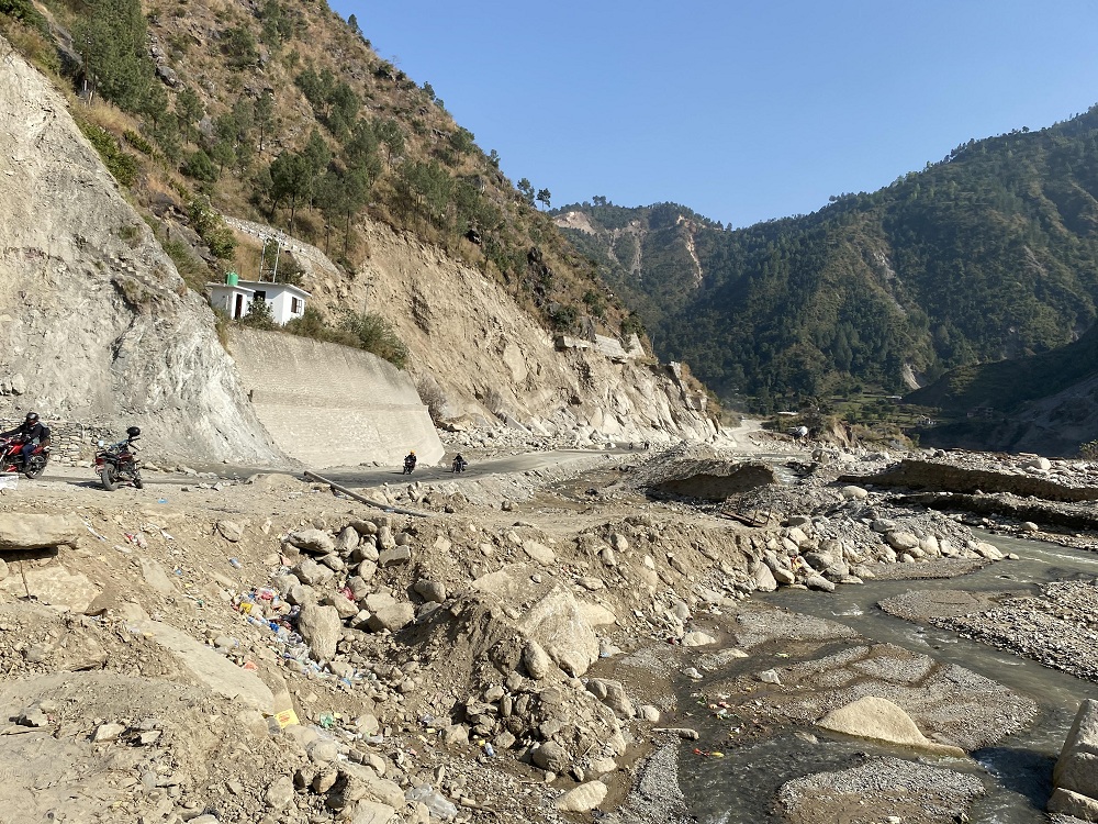 बिपी राजमार्ग शनिबार बिहानदेखि सवारी खुलाइने