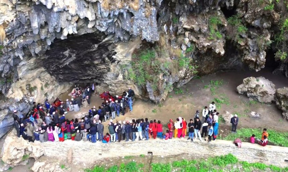 पर्यटकको पर्खाइमा नदैगुफा