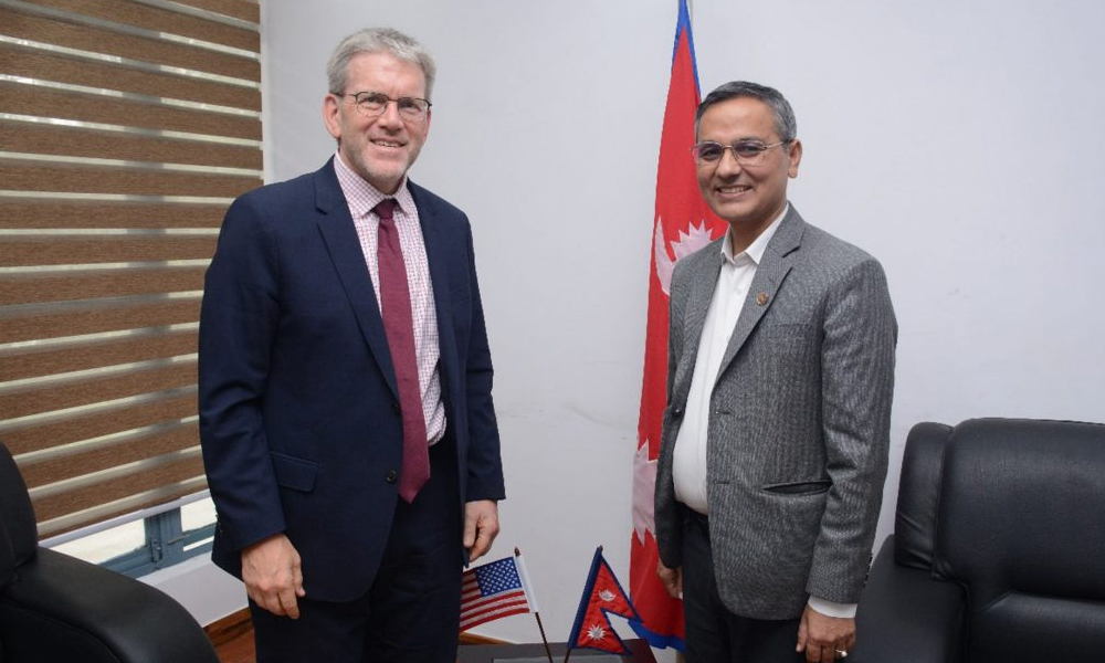 गृहमन्त्रीसँग र अमेरिकी राजदूतको शिष्टाचार भेट