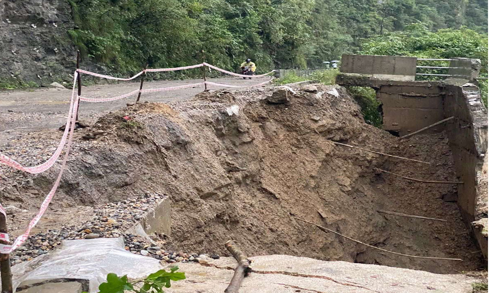 अविरल वर्षातको प्रभाव : प्रमुख ८ नदी खतराको तह पार, १२ नदी सतर्कताको तहमाथि