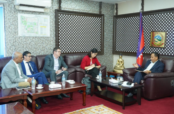 कुलमान घिसिङ र युएनडिपीका प्रतिनिधिबीच भेट