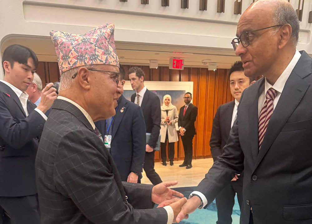 अर्थमन्त्री खनालको सिंगापुरका राष्ट्रपति थार्मानसँग शिष्टाचार भेट