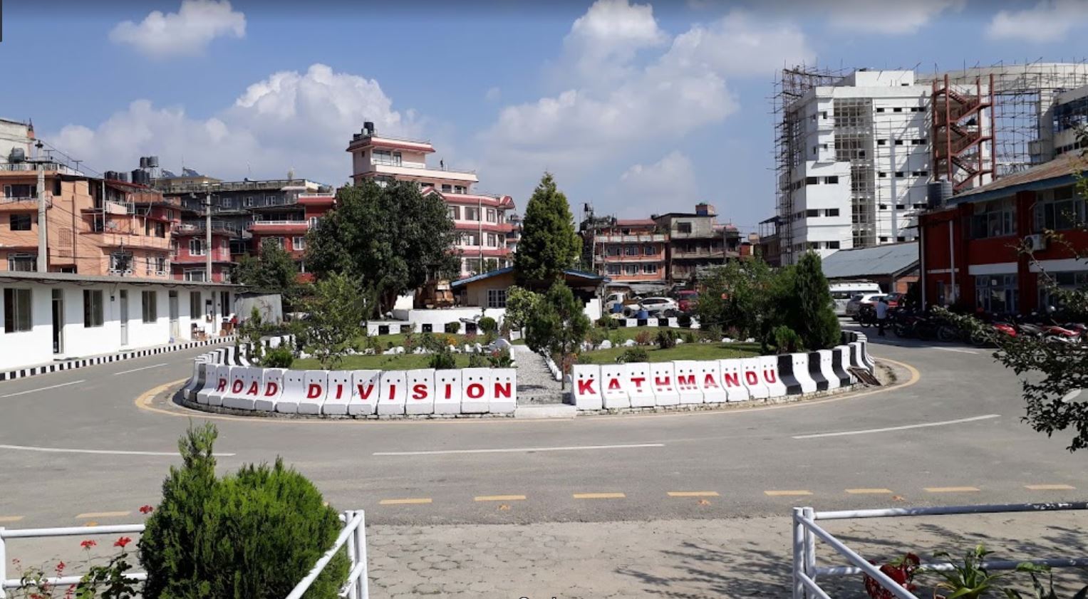 किन तोड्दै छ सरकारले सडकको ५३ वटा ठेक्का ?