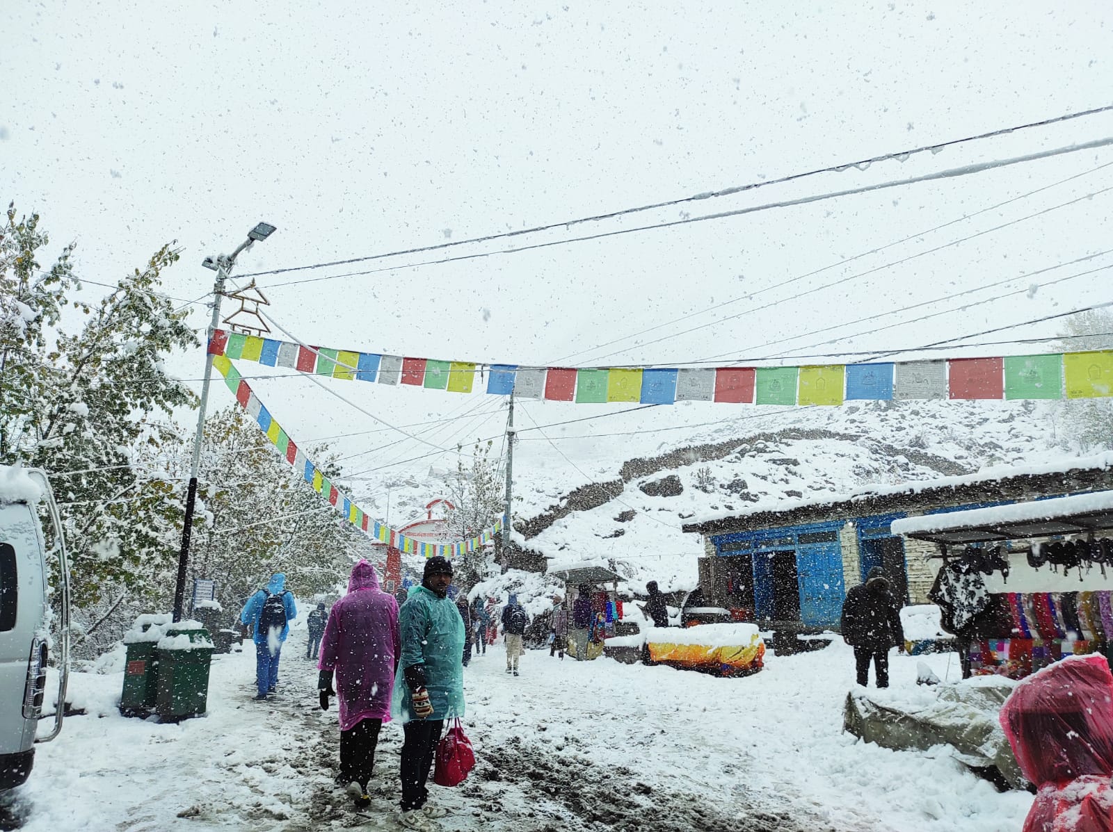 मुस्ताङमा कात्तिकमै हिमपात : कागबेनीदेखि मुक्तिनाथसम्मको यात्रा नगर्न आग्रह