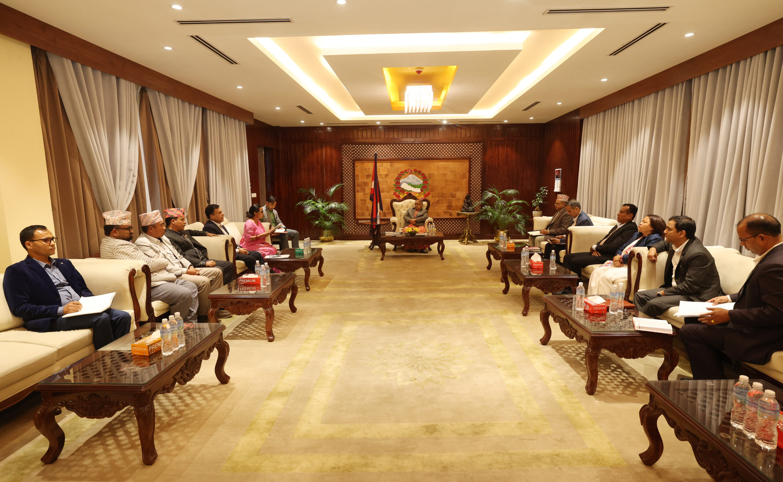 प्रधानमन्त्री सुशीला कार्कीले गरिन स्थानीय सरकारका जनप्रतिनिधिहरुसँग छलफल