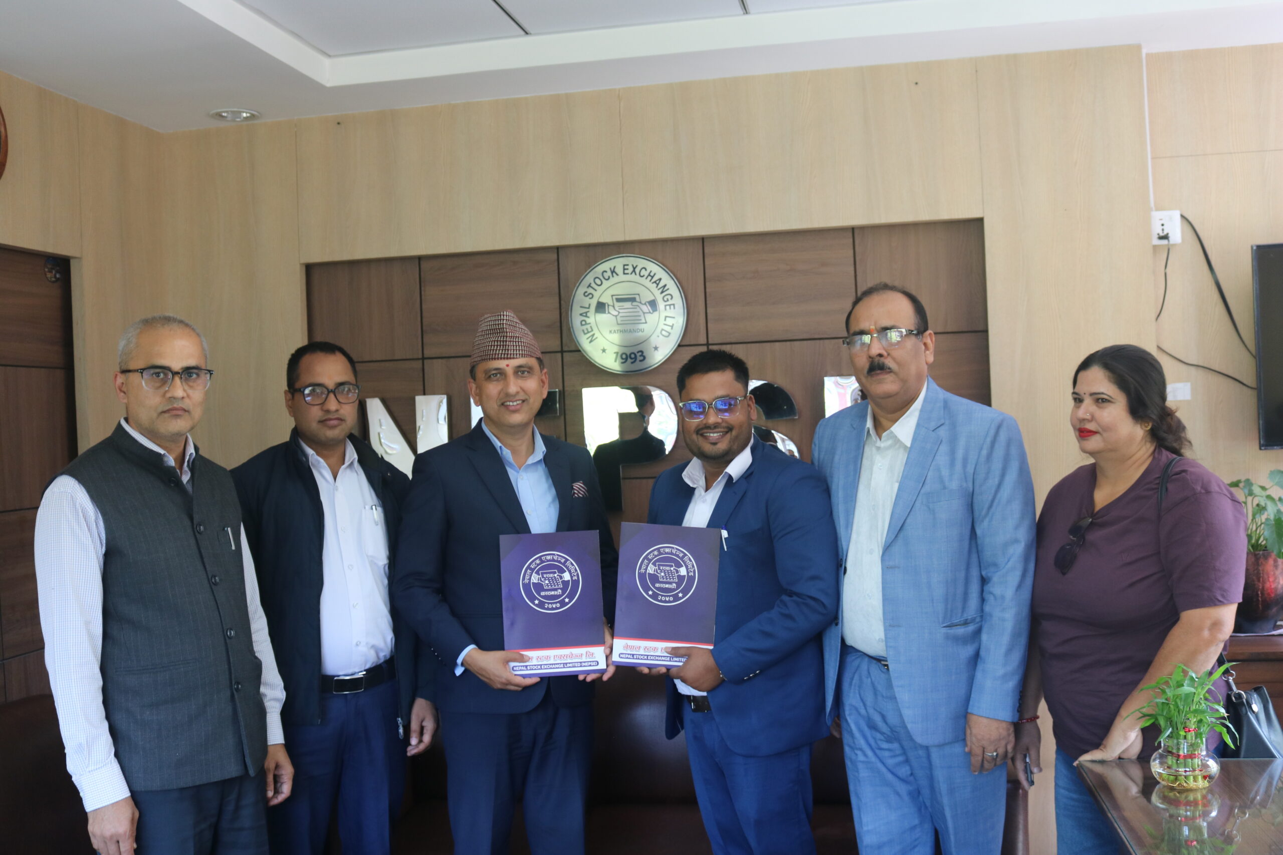 स्वस्तिक लघुवित्तको सेयर सूचीकृत