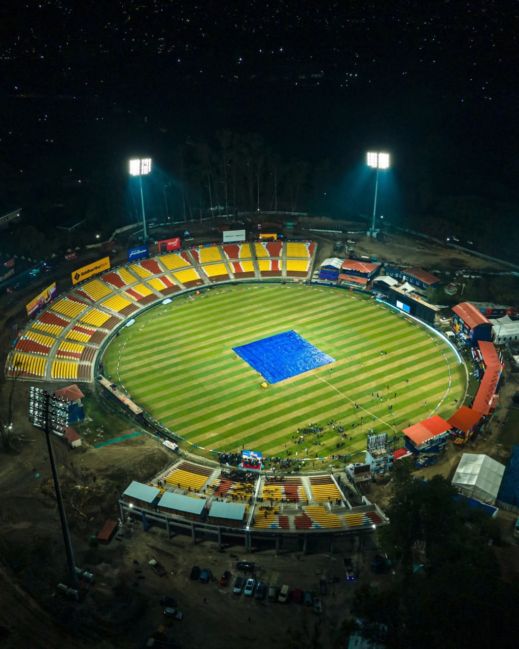 नेपाल प्रिमियर लिग (एनपीएल) मा काठमाडौँ र सुदूरपश्चिमको खेल हुँदै