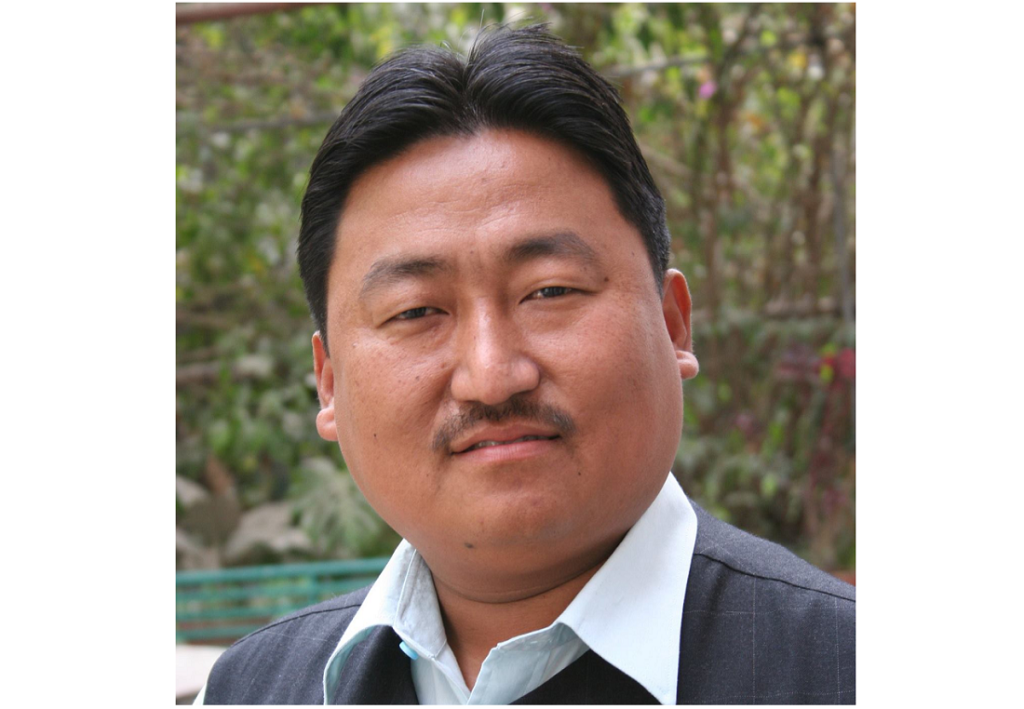 निगम अध्यक्ष राईले लिए शपथ