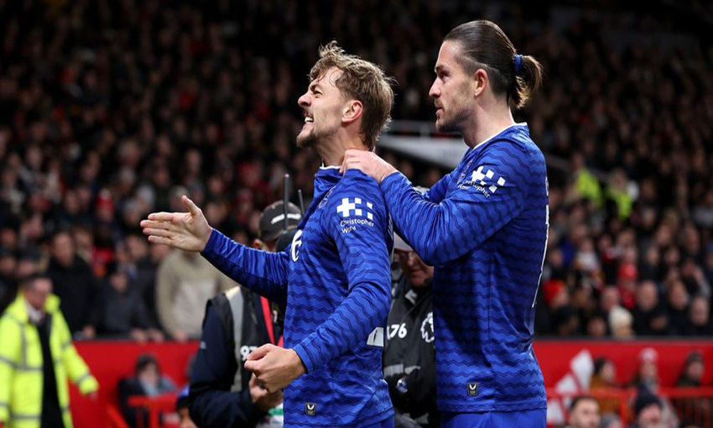 १० खेलाडीमा सिमित एभर्टनसँग युनाइटेडको हार