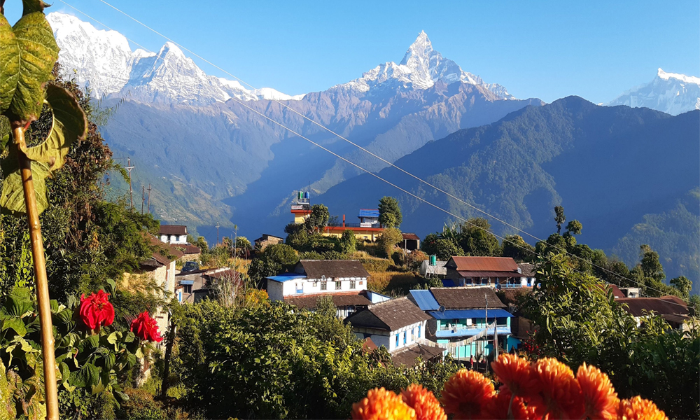 नजिकबाट माछापुच्छ्रे हिमाल नियाल्न हेम्जाकोट : पर्यटन र इतिहासको संगम