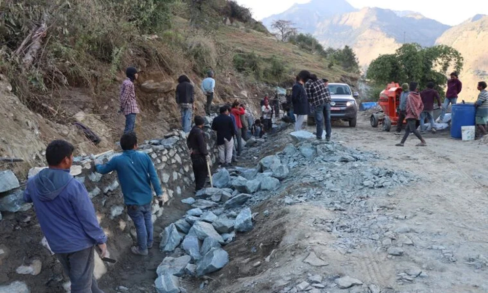 करिव ५३ करोडको लागतमा दरवाङ–मुना–ढोरपाटन सडक स्तरोन्नति सुरु