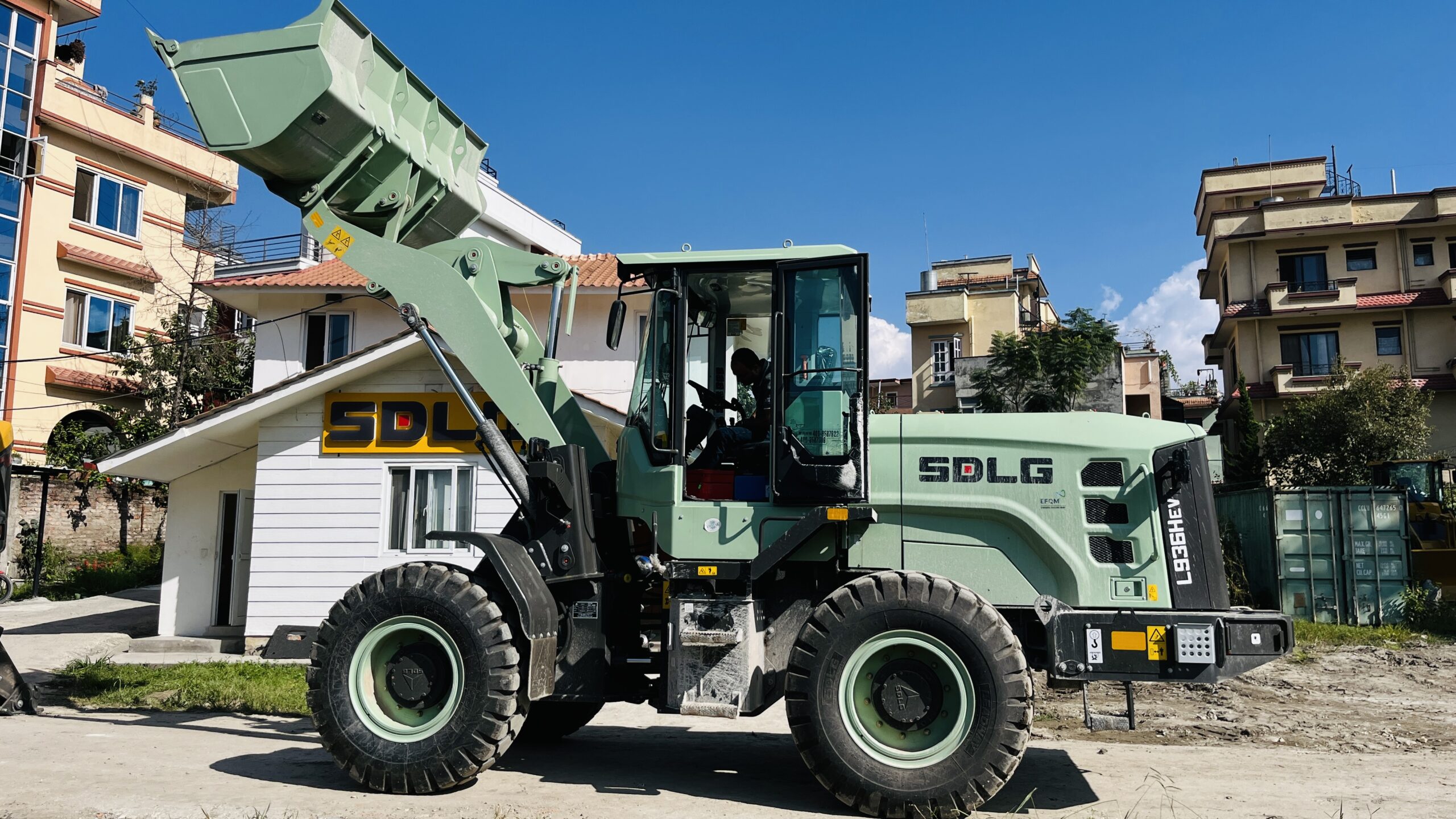 नेपालको पहिलो इलेक्ट्रिक ह्वील लोडर सार्वजनिक