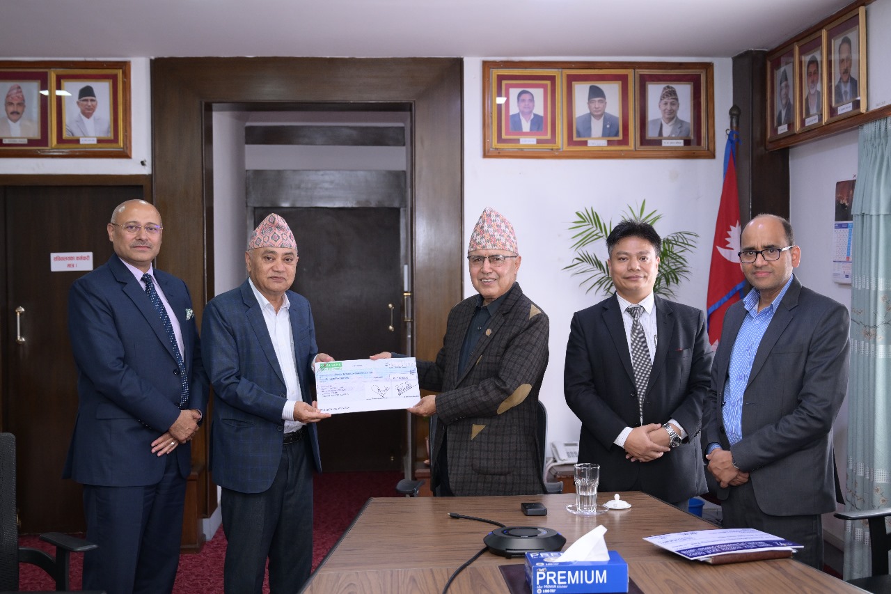 भौतिक पूर्वाधार पुनर्निर्माण कोषमा नेशनल लाईफ इन्स्योरेन्स र एनएलजी इनस्योरेन्सको १करोड २५ लाख जम्मा