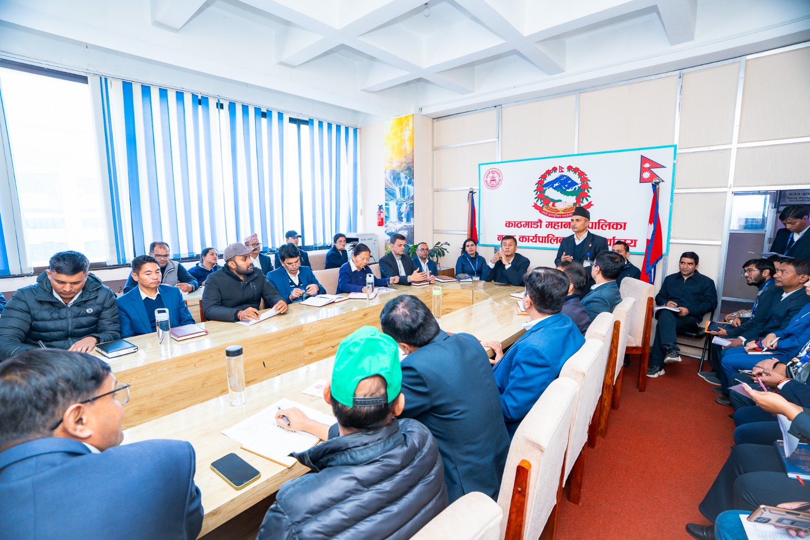 काठमाडौं महानगर ‘गौरव योजना’ र ‘स्वर्णिम योजना’ को प्रगति बुझाउन निर्देशन