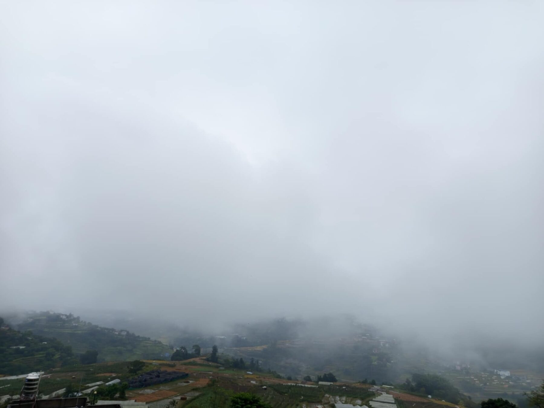 अझै लम्बियो झरी, बादलको ठुलो हिस्सा तीन प्रदेशमा