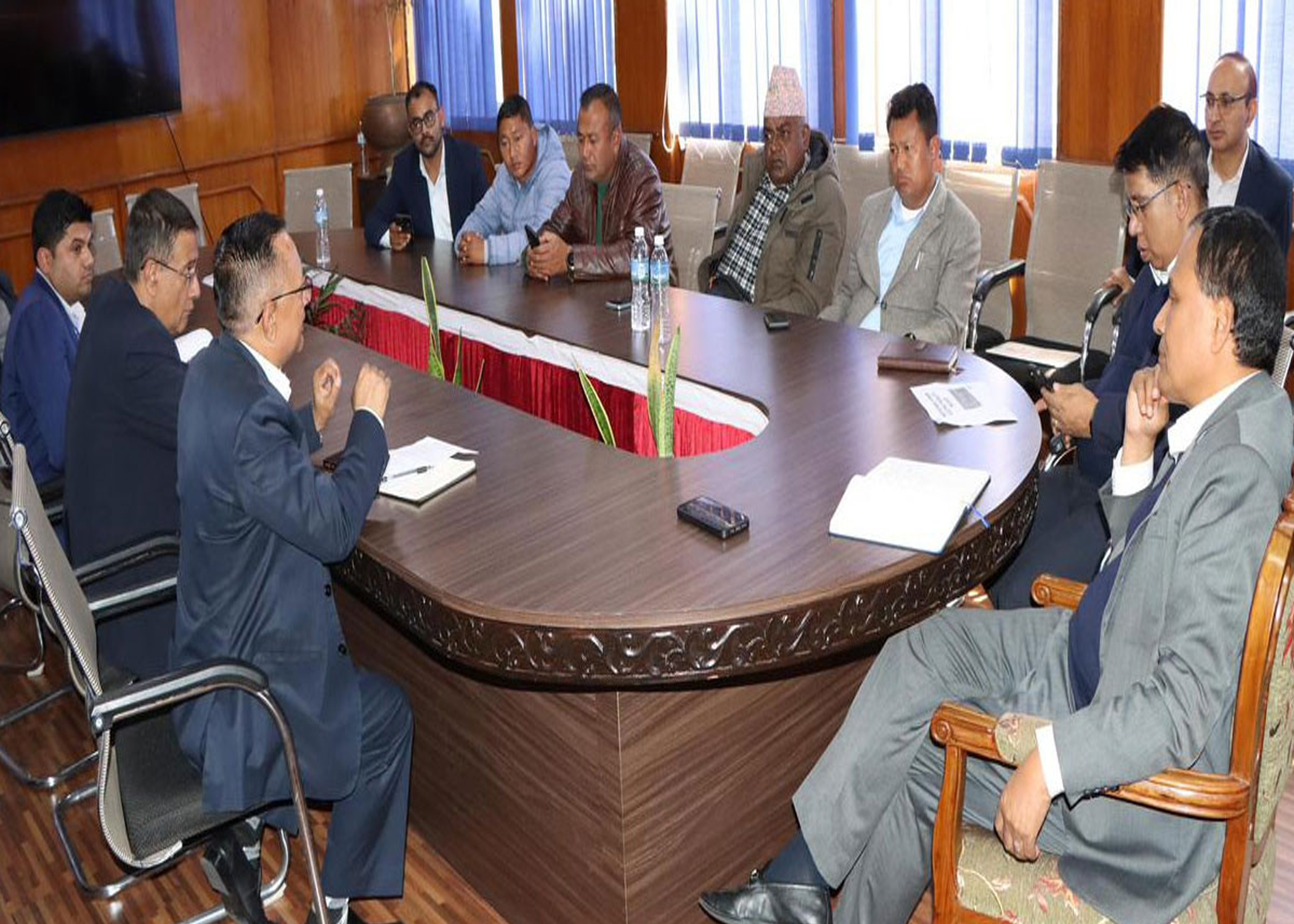 बञ्चरेडाँडाबासीसँगको वार्ता निश्कर्षविहीन