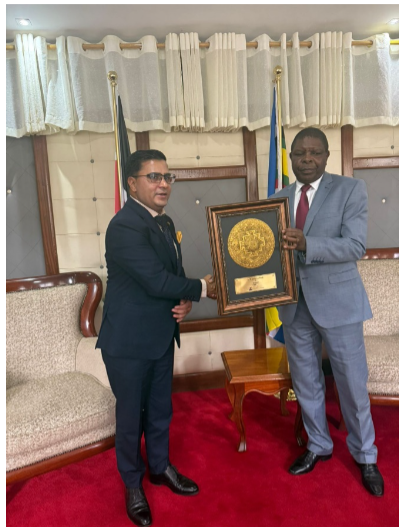 केन्या संसदद्वारा वाणिज्यदूत चन्द्र टण्डन सम्मानित