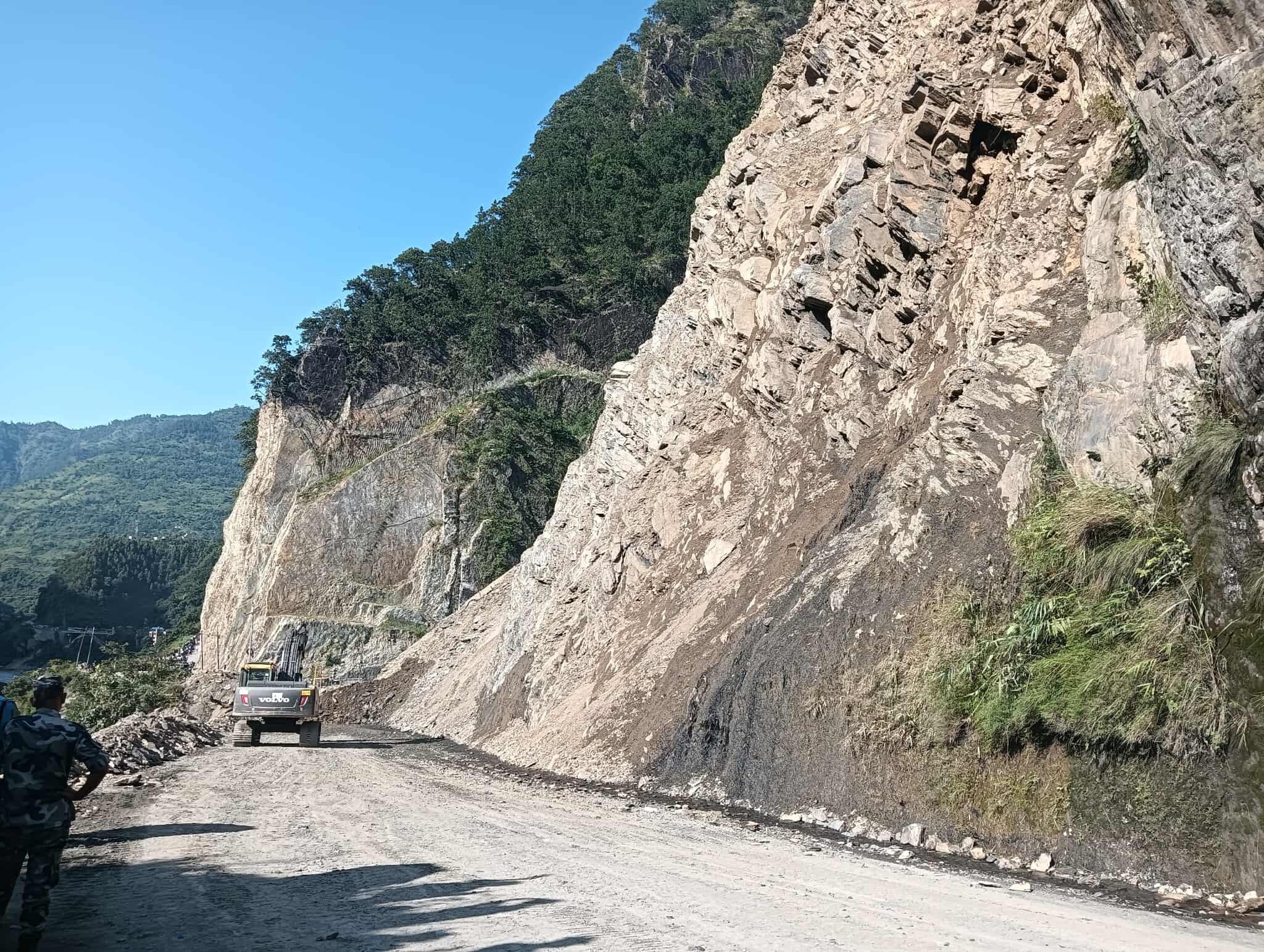 वर्षा सकिएपछि मुग्लिन–मलेखु सडकको काम थालियो